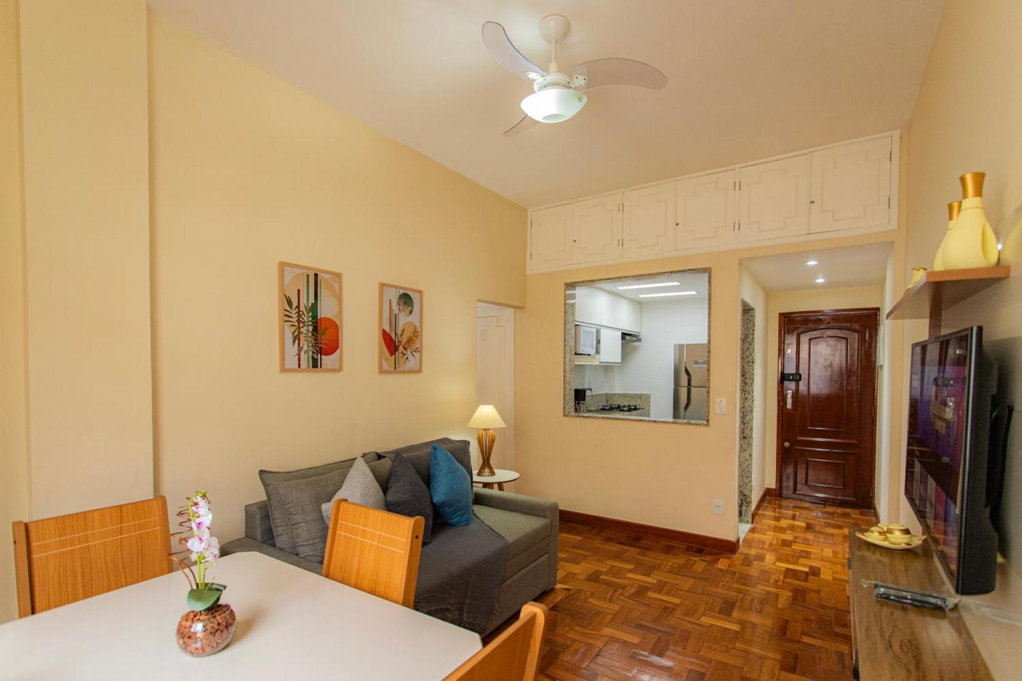 Suh Copacabana 76 On The Beach! Apartment *